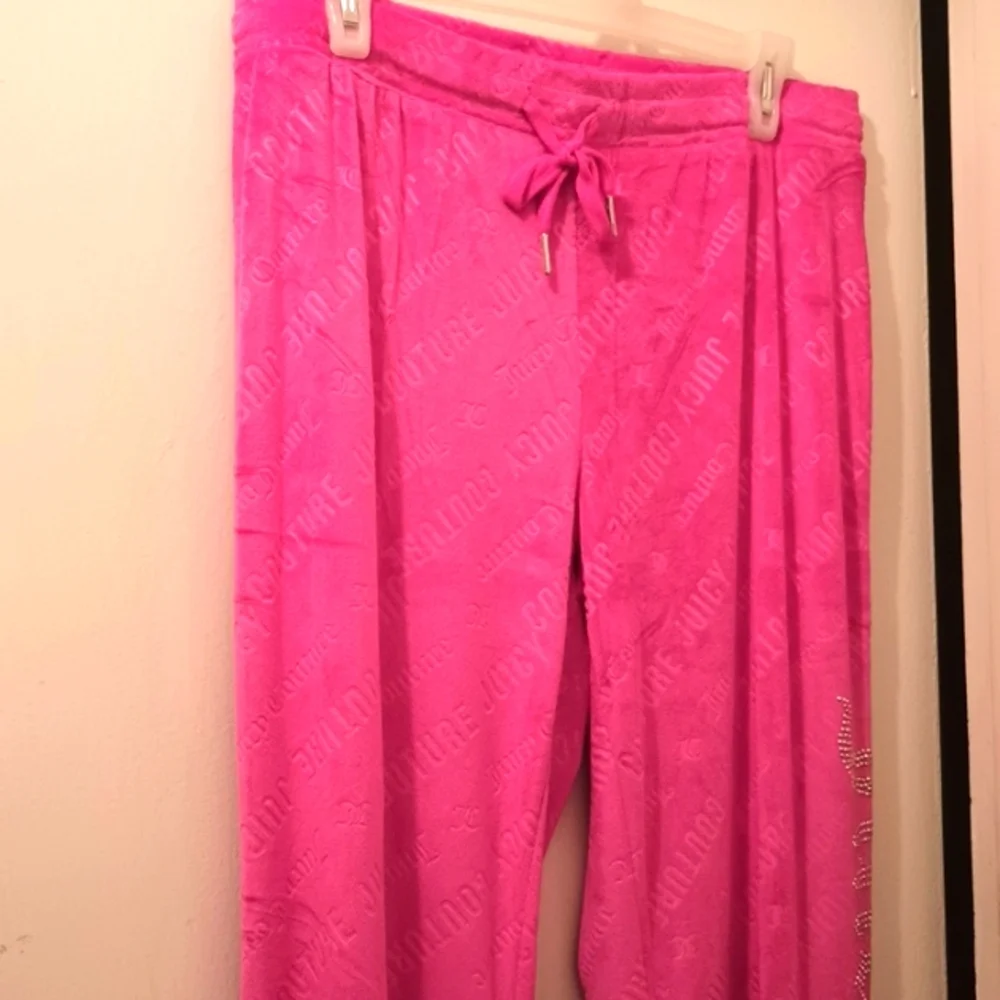 Juicy Couture lounging pants and top - Picture 3 of 5